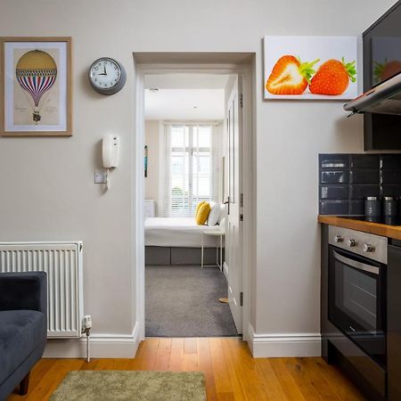 Contemporary Ground Floor Apartment - Town Centre With Parking! Челтенхам Экстерьер фото